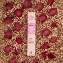 palo santo con rosas.webp