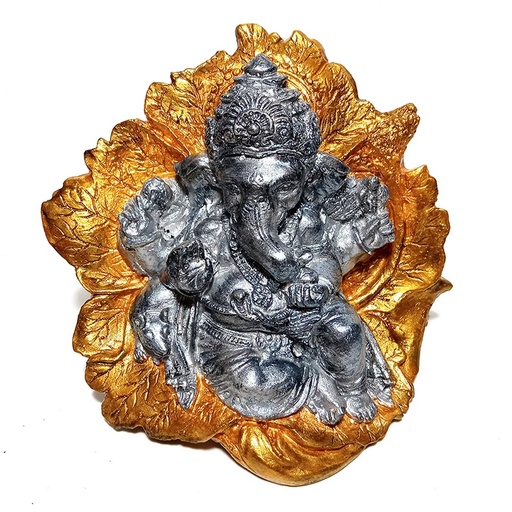 Estatuilla Ganesha sobre hojas LIQUIDACIÓN