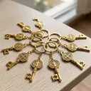PROMO X10 - Llavero Llave de Protección San Benito Dorado (10x3cm) 
